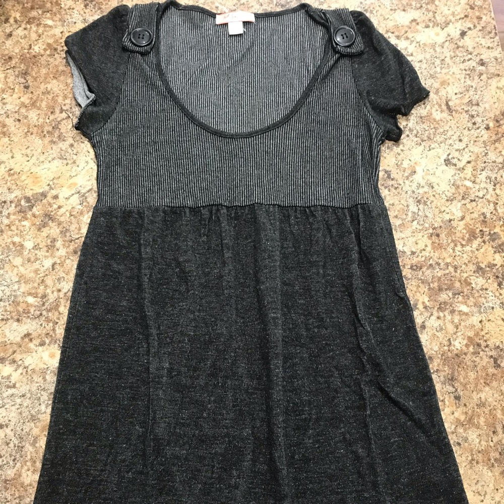 Short-sleeved long length shirt